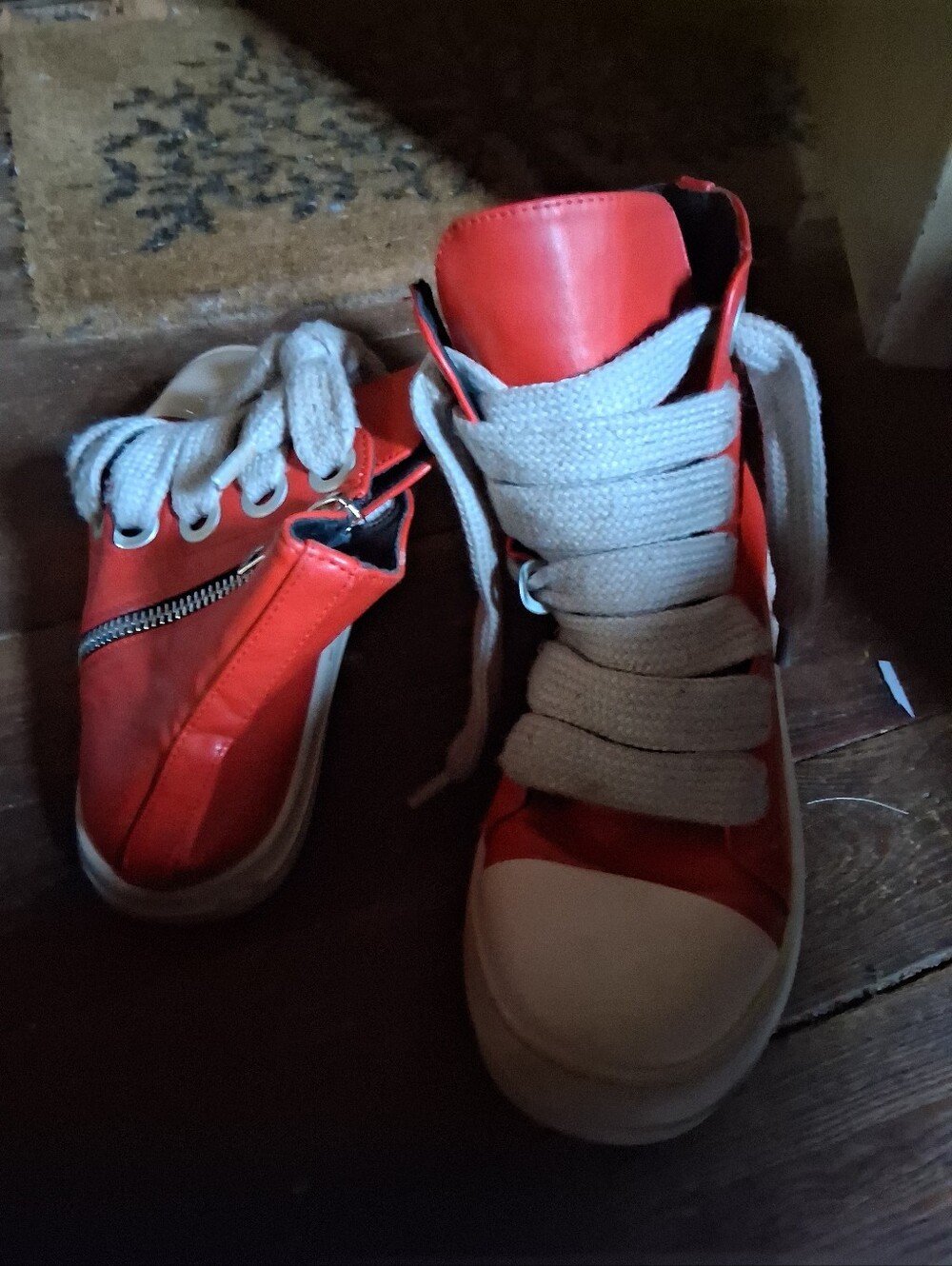 Source Unknown Red and White High-Top Women's Sneakers